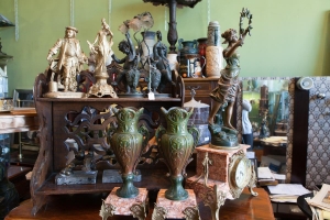 Helene_Antiques-66-of-32-74