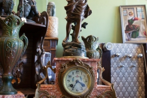 Helene_Antiques-68-of-32-76