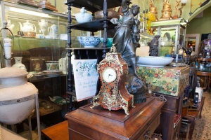 Helene_Antiques-91-of-31-100